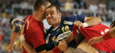 Scandalul din handbal continua: Un vicepresedinte cu mustata a oferit bani arbitrilor!