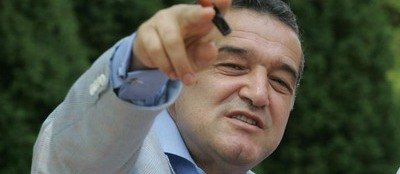Gigi Becali e un farsor, un mincinos si un incult. A vrut sa cumpere un meci, nu sa premieze