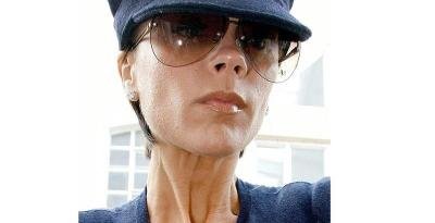 Victoria Beckham i-a ORIPILAT pe englezi: Ai gatul ca o broasca testoasa! :))