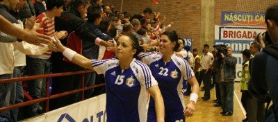 Oltchim, la un gol de semifinalele Ligii: 34 - 35 cu Krim