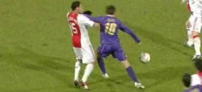 VIDEO! Cotul lui Mutu a facut "ravagii" cu Ajax! L-a facut KO pe un olandez