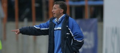 De ce ar veni Dan Petrescu in locul lui Lacatus? Comenteaza aici: