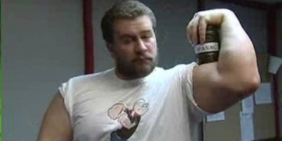 Radu Valahu' rupe spanacu' la fel ca Popeye marinarul ca sa-l bata pe Oncescu :))