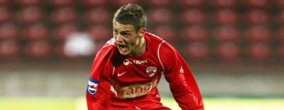 TARE! Torje, luat la fuga in cantonamentul lui Dinamo: Omoara-l! Piticule, nu mai veni pe aici! :))