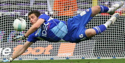 SUPER PARADE: Vezi de ce a fost convocat portarul Carrasso in premiera in nationala Frantei!