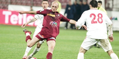 Ne distram cu stenogramele. Nu e nimic rau sa motivezi pe cineva Ce crezi?