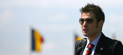 Mutu, pe urmele lui Beckham? Sa nu fie fraier, sa se duca la cascaval!