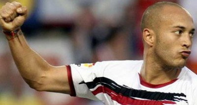 Atacanti pentru Steaua: fanii il cer pe Chevanton de la Sevilla!