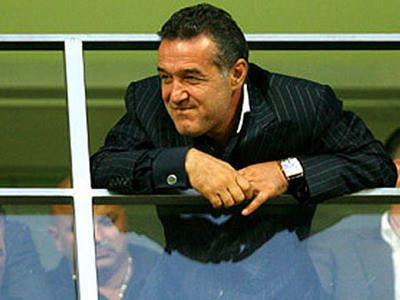 Procesul Valiza a inceput cu o amanare: Becali, Piturca si Teia Sponte cauta avocati!