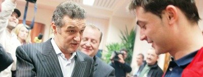 Video: Ce despartire! Arabii i-au facut pe Becali si Radoi sa planga impreuna