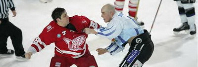 BOX pe gheata! Vezi un KO de senzatie in NHL!