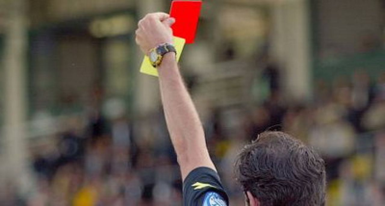 FOARTE TARE: Record in Spania: 19 jucatori eliminati intr-un singur meci!_1