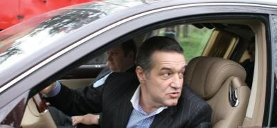 Becali nu se mai teme de B: poate merge direct cu Maybach-ul pentru ca s-au asfaltat strazile!!