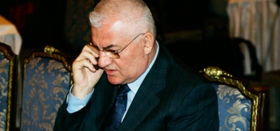Scapa Steaua? Becali nu a gresit. DNA nu are treaba cu fotbalul Ce crezi?