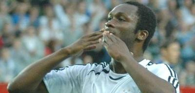 Kone, show la patinoar: Mos Craciun nu e negru, dar il astept si in Africa