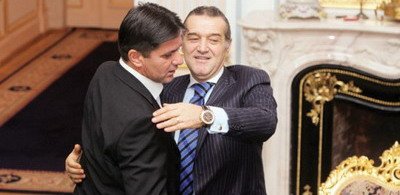 Becali l-a inlocuit pe Dorinel cu Lacatus, in direct la Sport.ro!