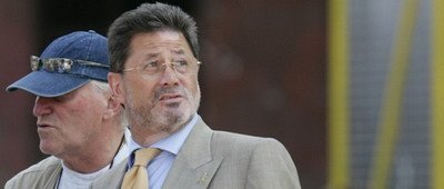 Dinu: Pulhac, Torje si Ropotan se pregatesc pentru colinde cu Steaua. Sunt vai de mama lor