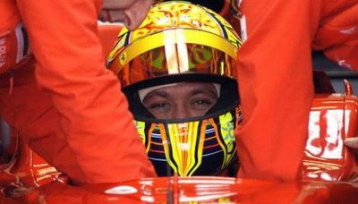 FOTO: Rossi a facut senzatie la Maranello! Vezi super imagini!