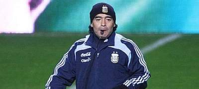 Mana lui Dumnezeu l-a asteptat pe Maradona in Scotia! Vezi antrenamentul: