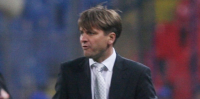 Uhrin ii raspunde lui Iancu: Sa-mi spuna in fata ce are de zis!