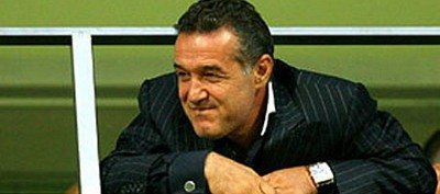 Becali: Nu sunt multumit de rezultat. Nu vedeti cum jucam..?