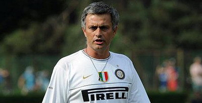 Adriano OUT de la Inter! Vezi pe cine mai da afara Mourinho: