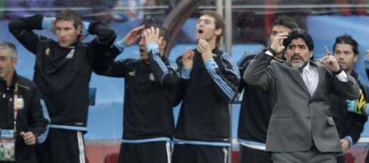FOTO si VIDEO Spectacol marca Maradona! Concert de vuvuzele la Argentina 1-0 Nigeria!_5