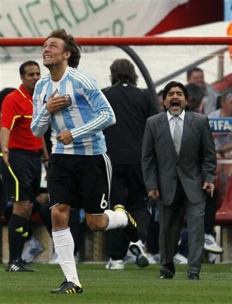 FOTO si VIDEO Spectacol marca Maradona! Concert de vuvuzele la Argentina 1-0 Nigeria!_6