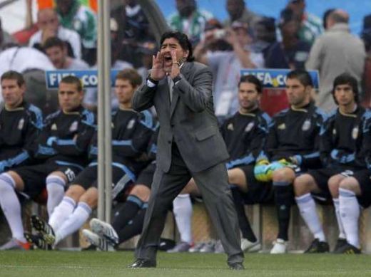 FOTO si VIDEO Spectacol marca Maradona! Concert de vuvuzele la Argentina 1-0 Nigeria!_14