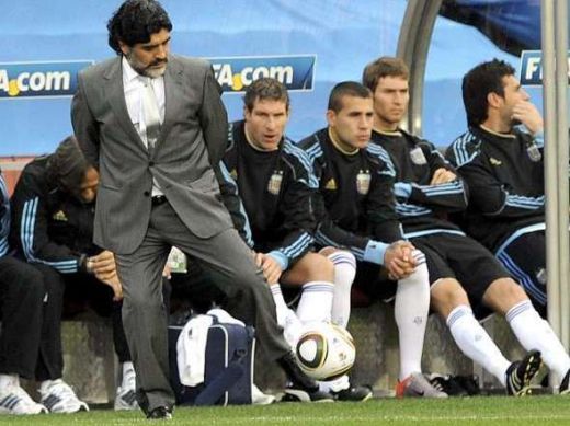 FOTO si VIDEO Spectacol marca Maradona! Concert de vuvuzele la Argentina 1-0 Nigeria!_22