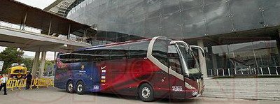 Noua bijuterie a Barcelonei: vezi autocarul care ii plimba pe Messi si compania!