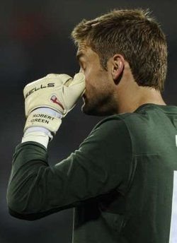 God save the Green! VEZI cele mai mari gafe din istoria portarilor Angliei:_11