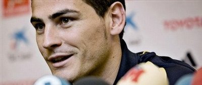 Preparator fizic dat afara pentru tricoul lui Casillas!