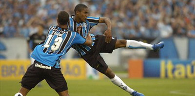 Razboi intre Manchester si Real pentru Douglas Costa!