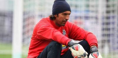 Italia si Juve in pericol: Buffon si Camoranesi, o luna pe tusa!