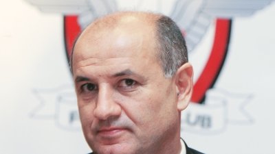 Pentru ca (se) poate! Copos, antrenor la Rapid? Ce zici :)