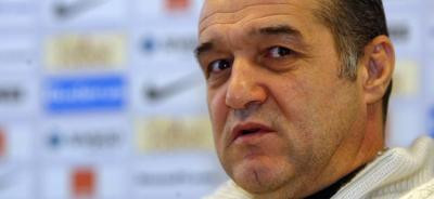 Becali: Arthuro e indolent, Kapetanos loveste mingea ca o iapa