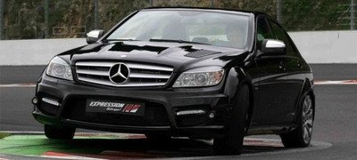VIDEO / Vezi ce poate cel mai tunat Mercedes!