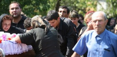 Daniel Niculae si-a condus tatal pe ultimul drum: TRANSMITE-I UN MESAJ