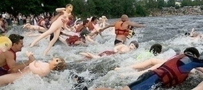 Rusii, cei mai tari la olimpiada papusilor gonflabile