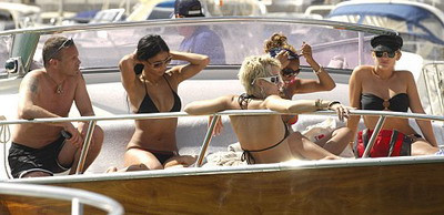 Vezi poze cu Nicole Scherzinger, iubita lui Lewis Hamilton!