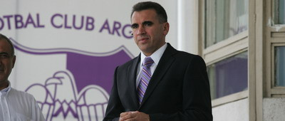 Becali: Penescu ar trebui sa-si scoata din cap ca e furat