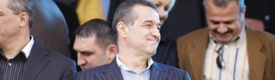 Becali: Toja insista sa joace!