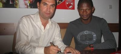 Julio Cesar: Am semnat cu o echipa mare