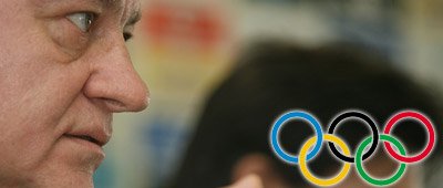 Nasul Sandu le tine in priza pe fetele de la handbal!