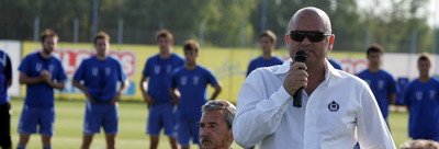 Mititelu: Multi dintre asa-zisii fani sunt doar niste catei!