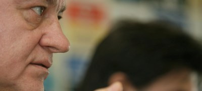 Ce sa fac, sa ma dau afara singur?