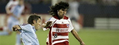 Toja, luat la misto de colegii de la Dallas!