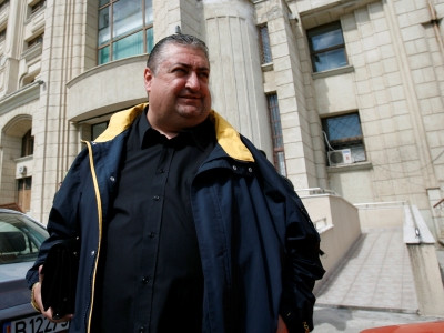 Steaua si Poli il schimba pe Sandu!