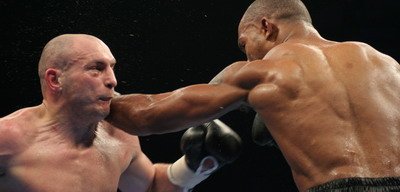 Diaconu va boxa in Romania pentru titlul mondial!